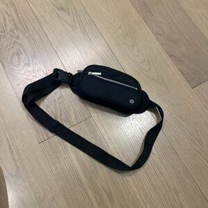 Lululemon Everywhere Belt Bag